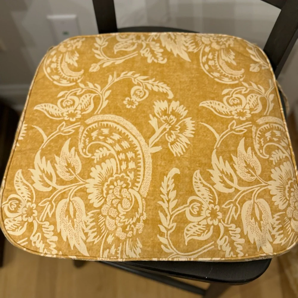 Set of 4 Pottery Barn Linen Bland Dining Chair Cushions